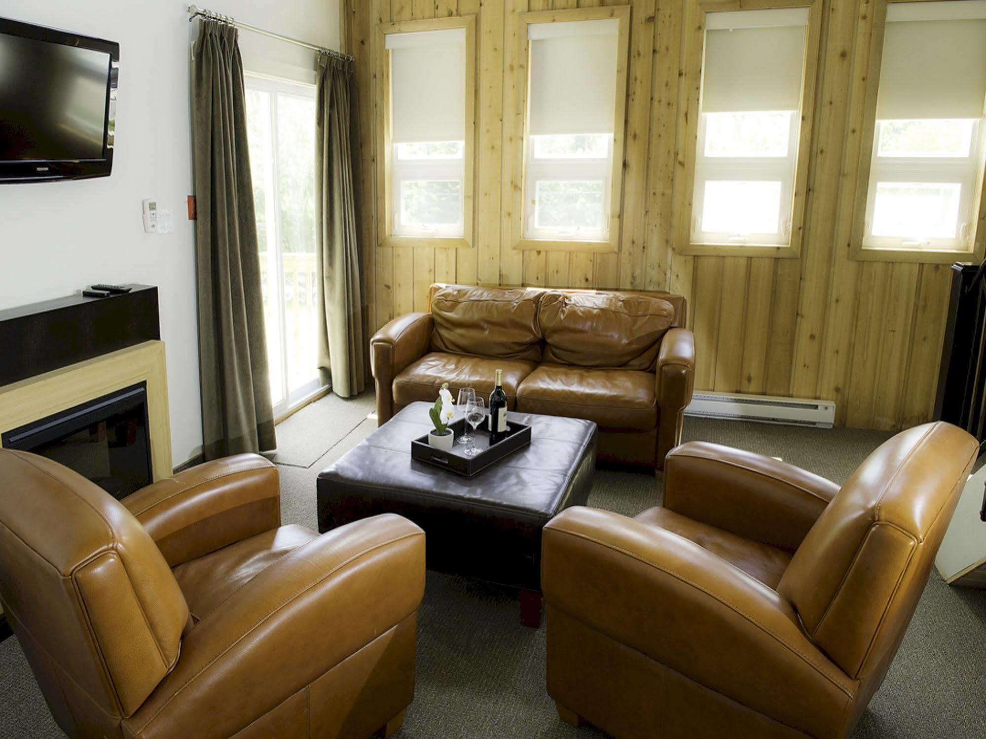Pine Lodge Muskoka Huntsville Buitenkant foto
